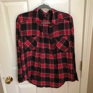 Forever 21 Black and Red Flannel Size Small